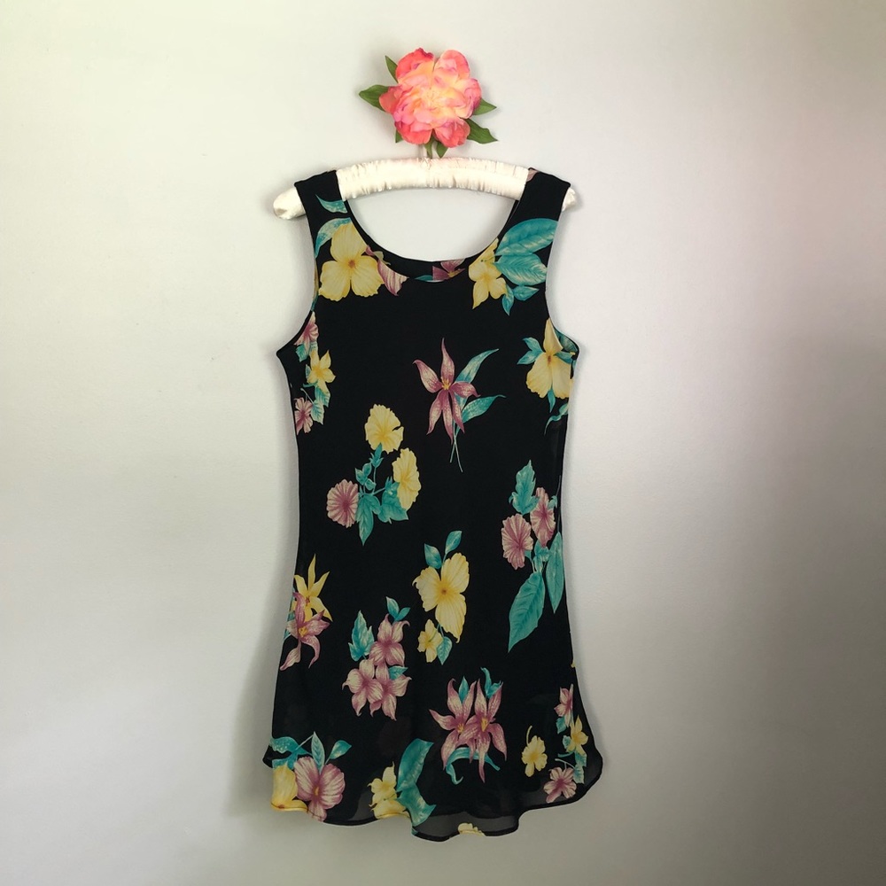 DJI Dress Vintage Black Floral Sz 9/10